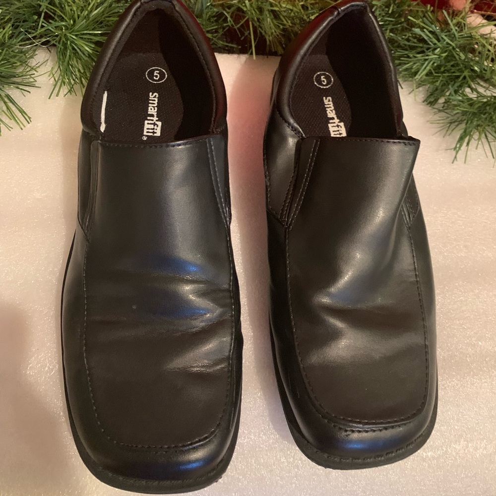 🔵 Boys Black Dress Shoes Size 5 Gently Worn!